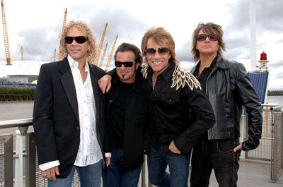 vierzigtausend fans feierten die hardrocker - Bon Jovi: Tourauftakt ein voller Erfolg 